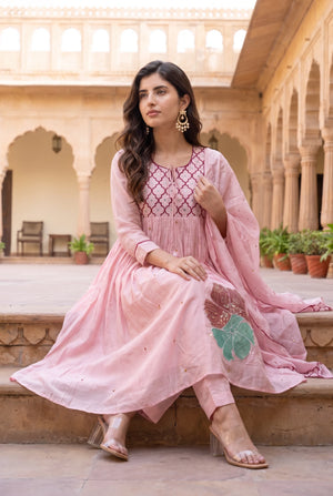 Gulabi Noor Set