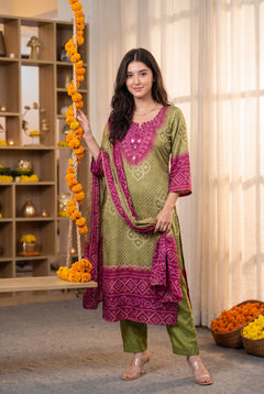 Gulabi Verde Suit Set